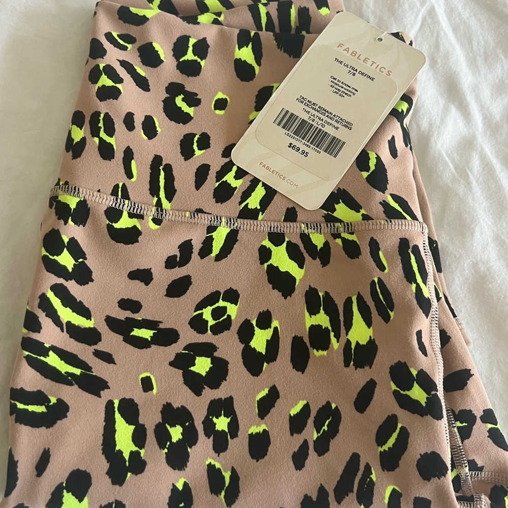 Fabletics NWT Ultra Waist Define legging